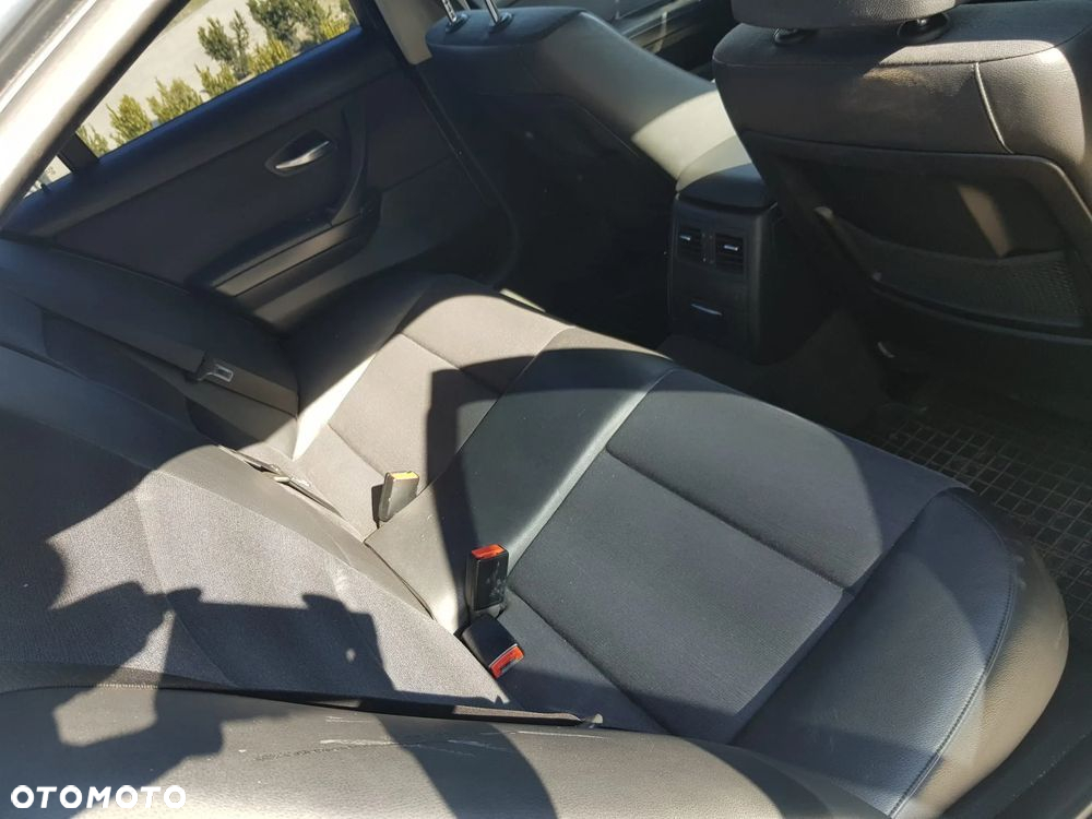 BMW Seria 3 320i - 7