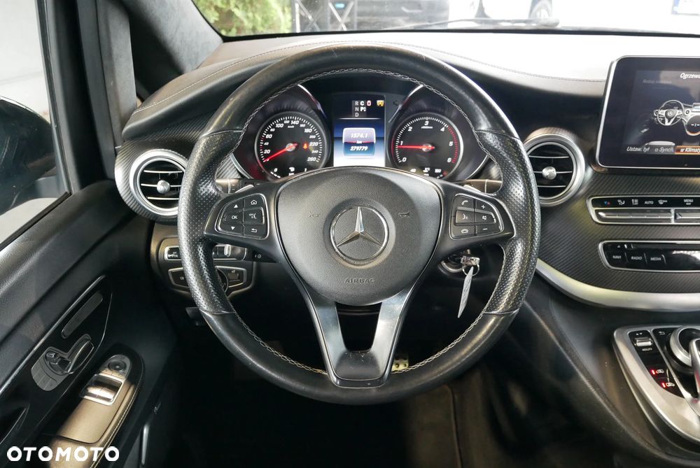 Mercedes-Benz Klasa V - 19
