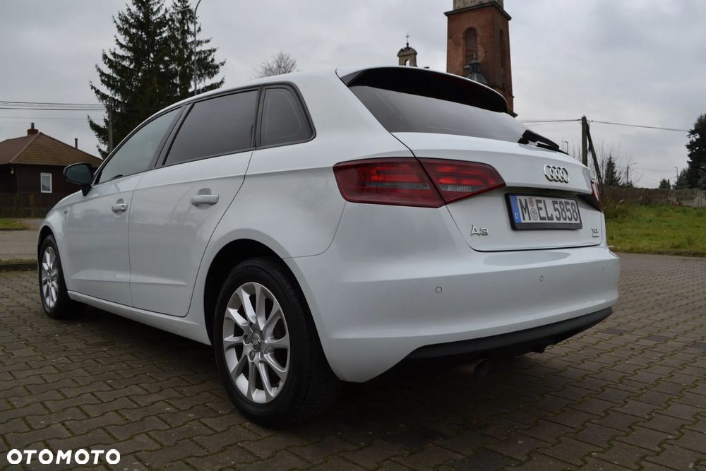 Audi A3 Sportback 1.6 TDI (clean diesel) S line Sportpaket - 12