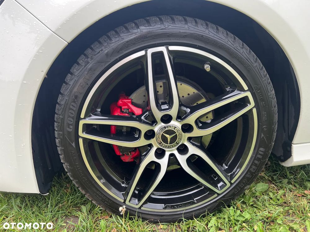 Mercedes-Benz CLA 200 7G-DCT AMG Line - 12