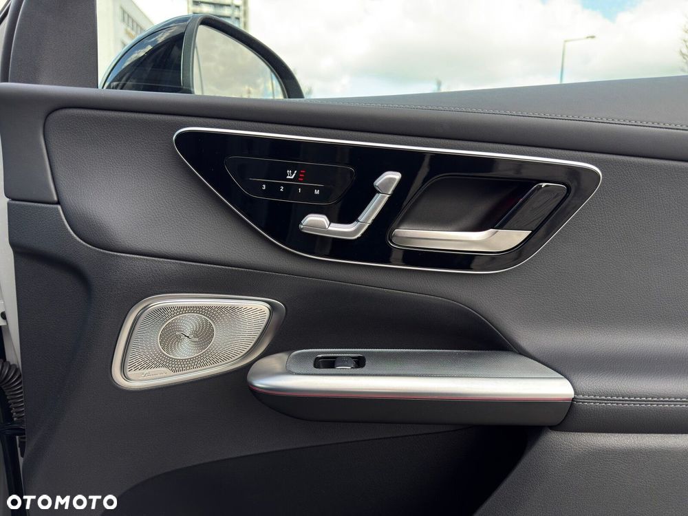 Mercedes-Benz GLC - 28