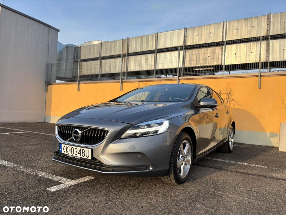 Volvo V40 T3 Drive-E Momentum - 4