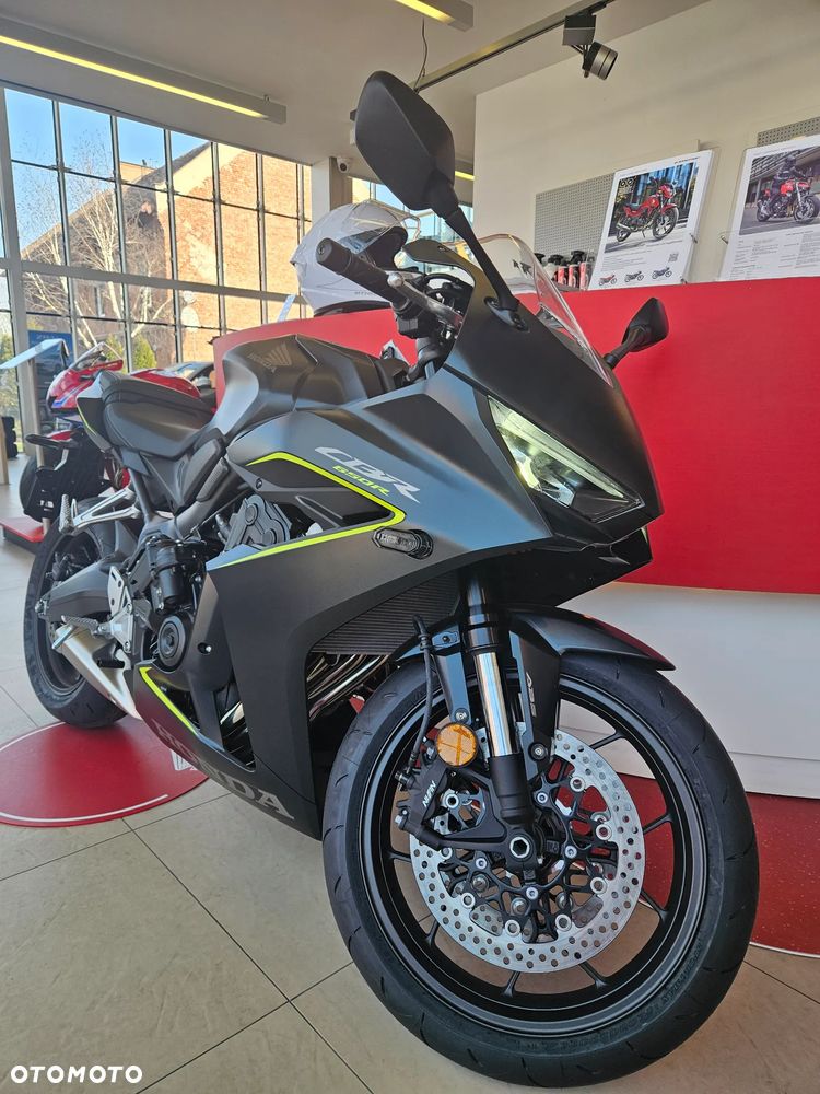 Honda CBR - 1