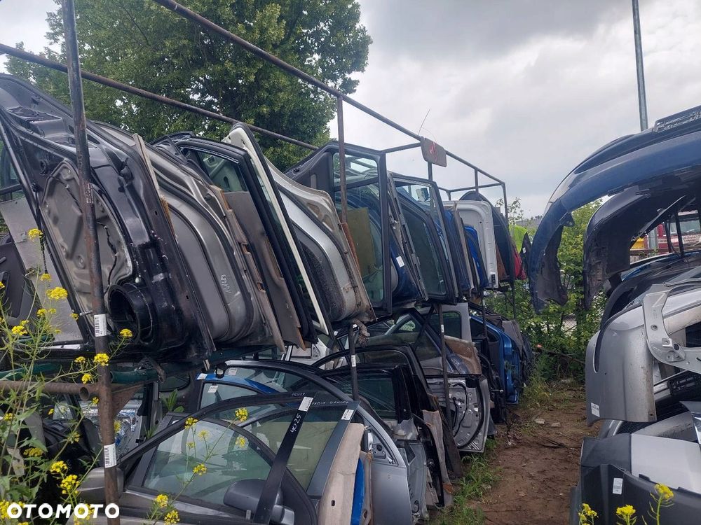 DRZWI KOMPLETNE PRAWY TYŁ SKODA SUPERB I 9910 - 8