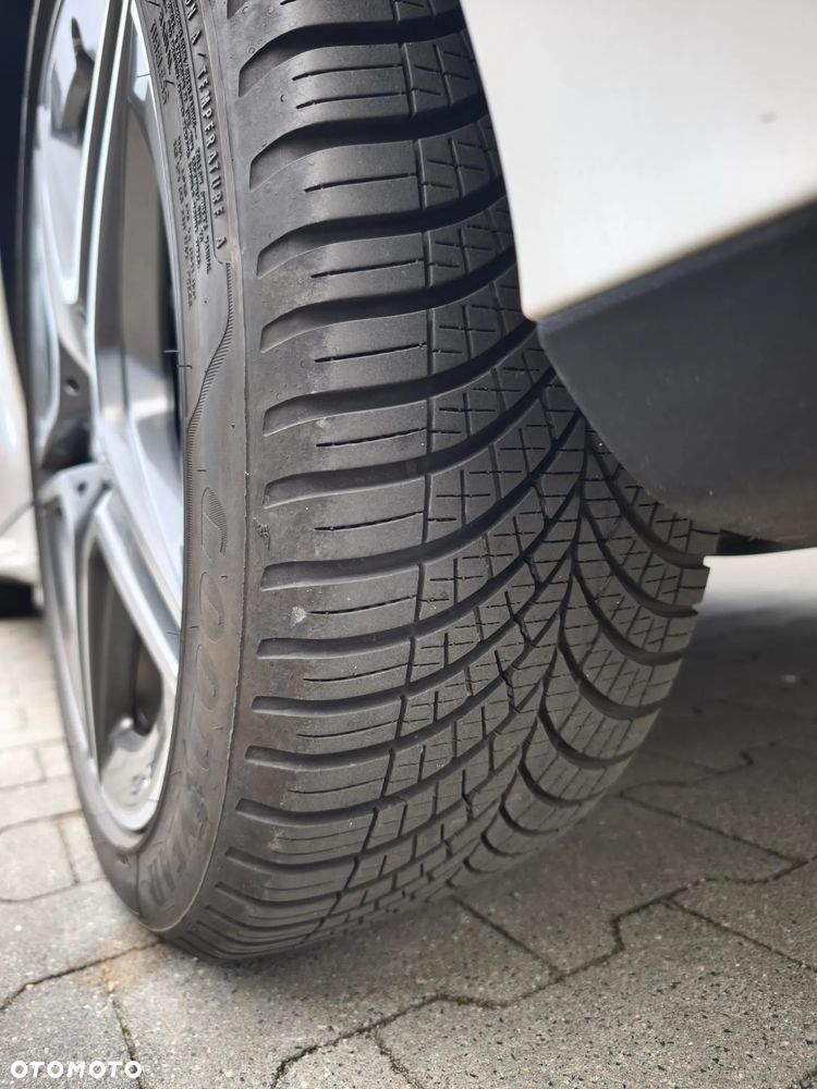 Mercedes-Benz Klasa A 250 E AMG Line 8G-DCT - 29