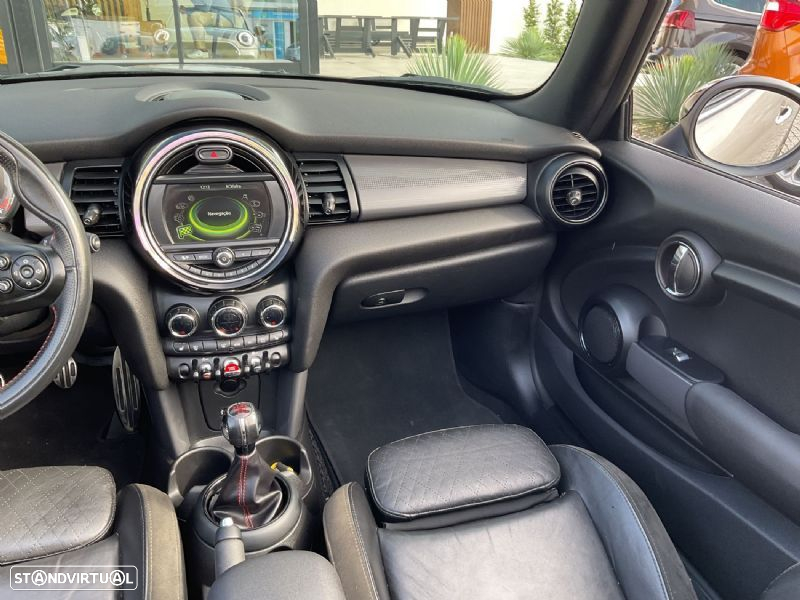 MINI 3 Portas Cooper D - 38