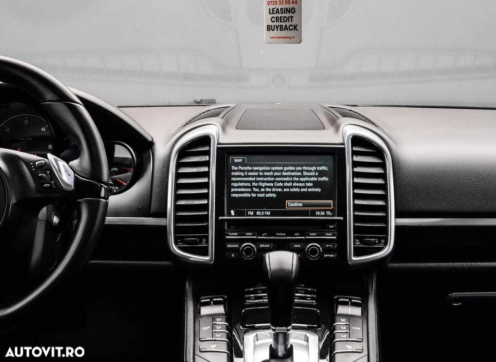 Porsche Cayenne - 21