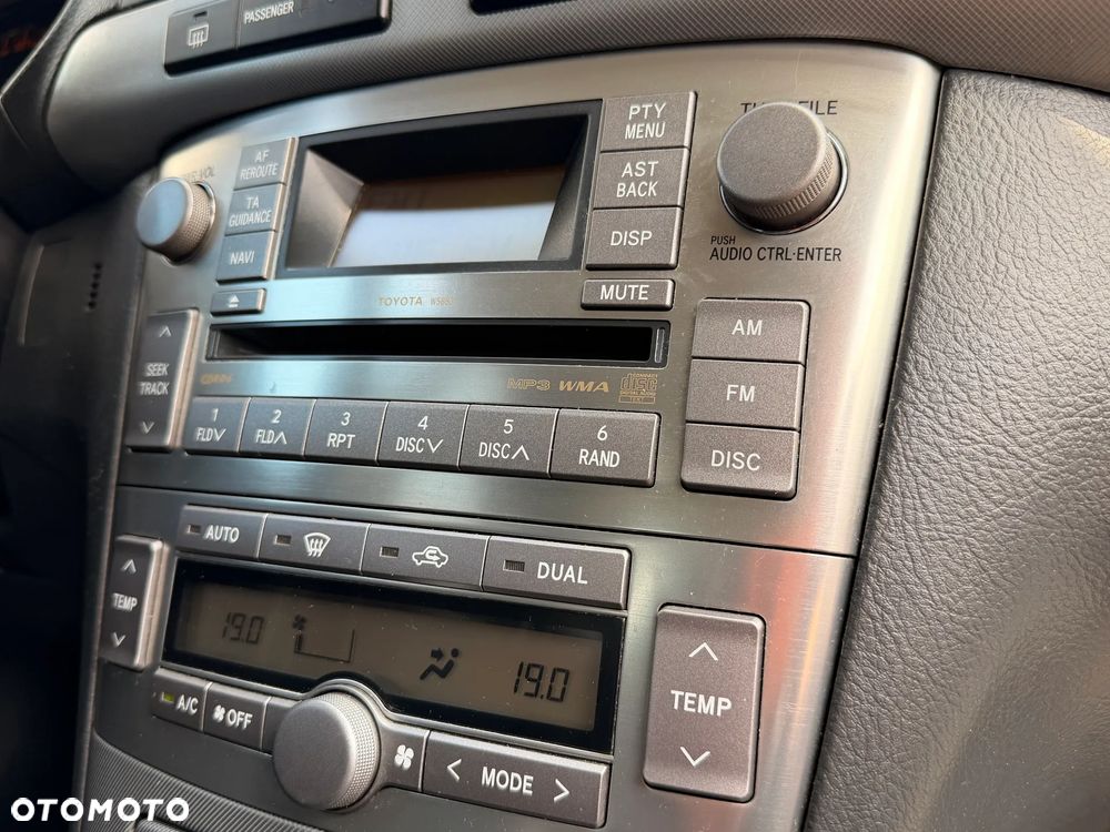Toyota Avensis 1.8 VVT-i Luna - 24