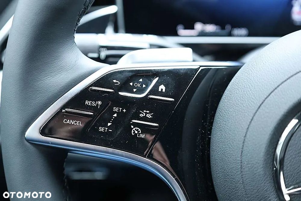 Mercedes-Benz Klasa E 220 d 4Matic 9G-TRONIC - 13