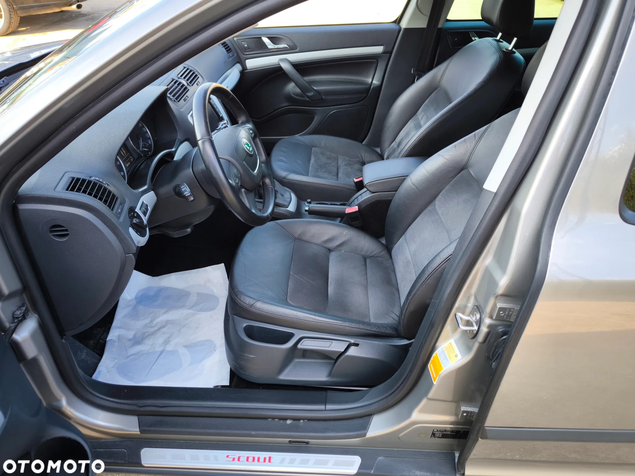 Skoda Octavia Combi 1.8 TSI 4x4 Scout - 9