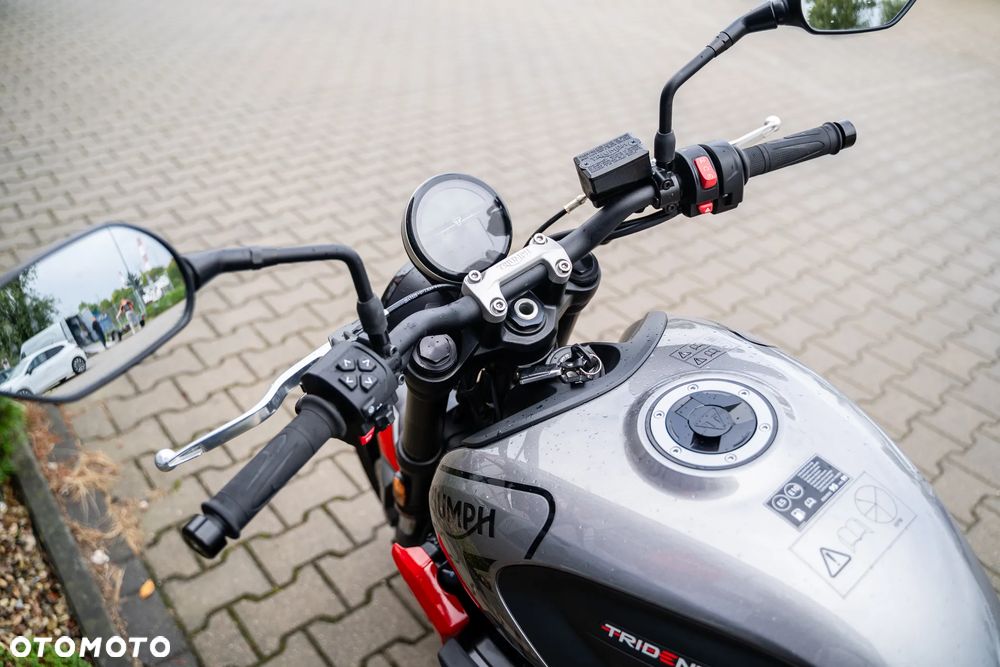 Triumph Trident - 7