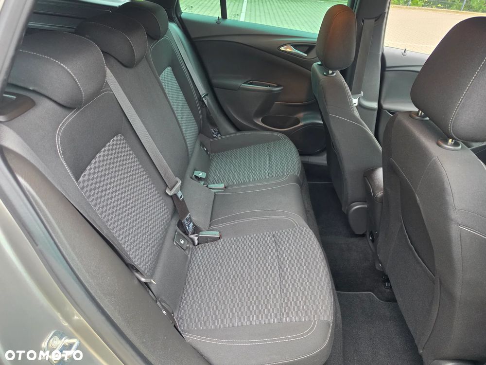 Opel Astra 1.4 Turbo Start/Stop Business - 26