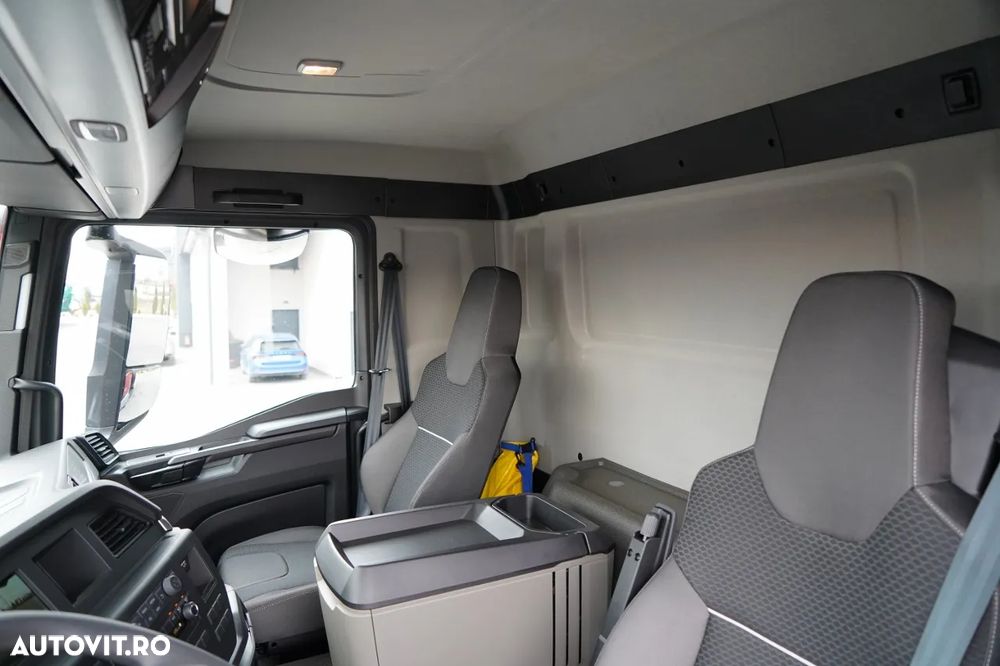 MAN TGS 41.480 / 8X8 / ​​BASCULATOR / AUTOMAT / NOU-NOUȚ / ECHIPAMENTE BOGATE / DISPONIBIL IMEDIAT / AUR METALIC / - 28