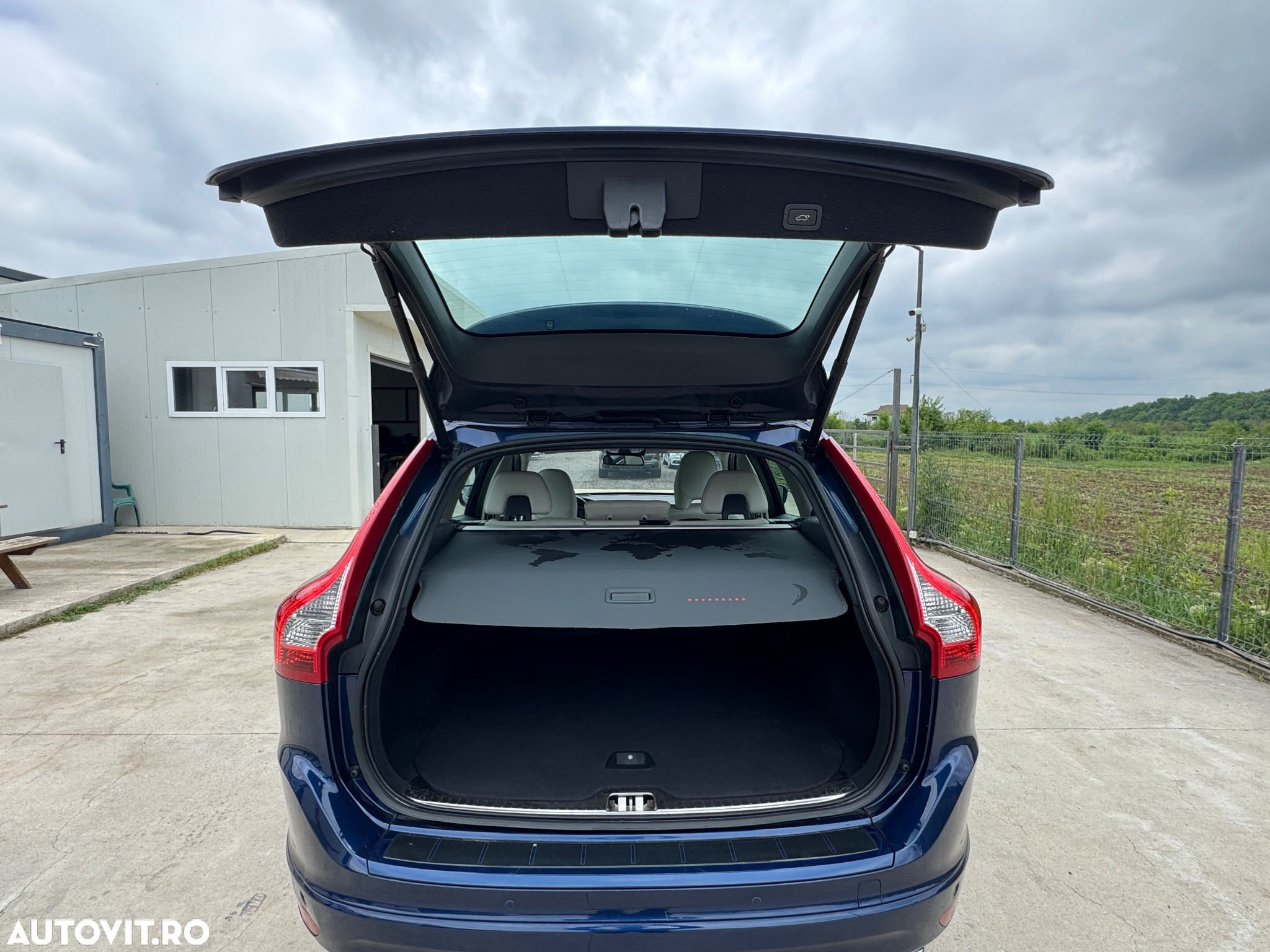 Volvo XC 60 D4 Ocean Race - 10