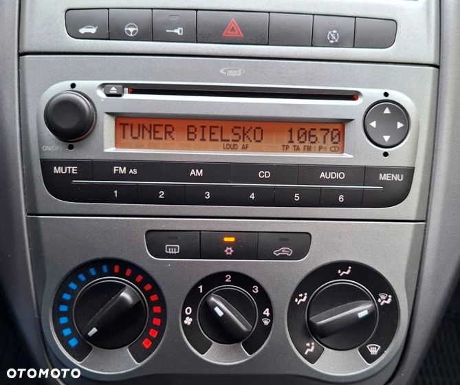 Fiat Grande Punto Actual 1.4 8V Estiva Blue&Me Euro5 - 15