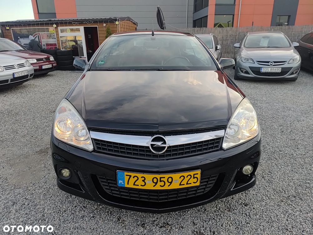 Opel Astra 1.6 Turbo Cosmo - 9