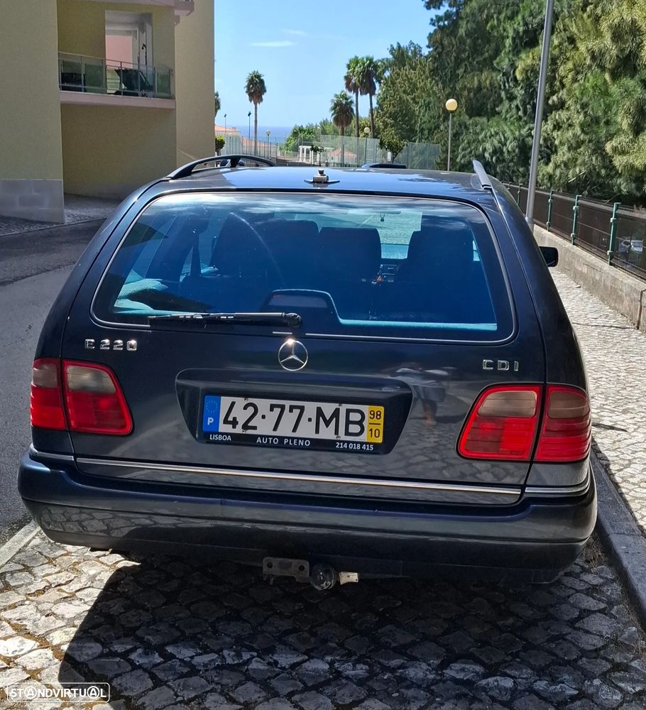 Mercedes-Benz E 220 - 4