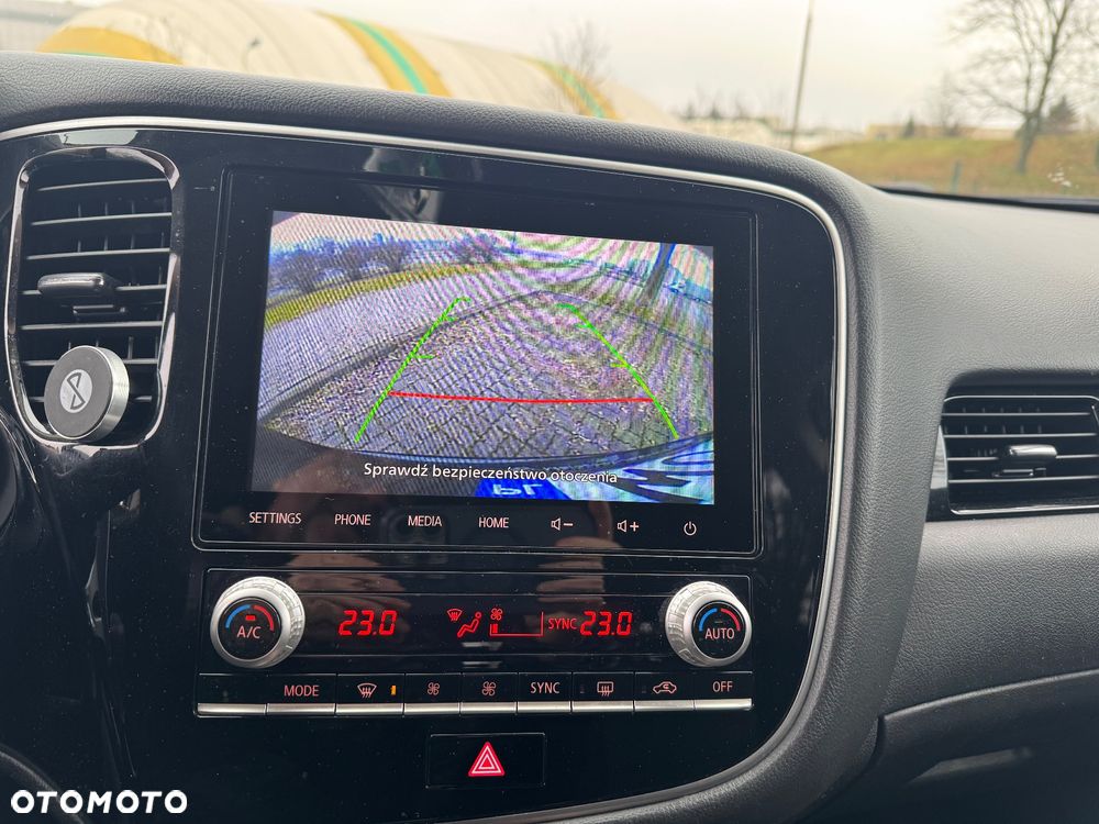 Mitsubishi Outlander - 28