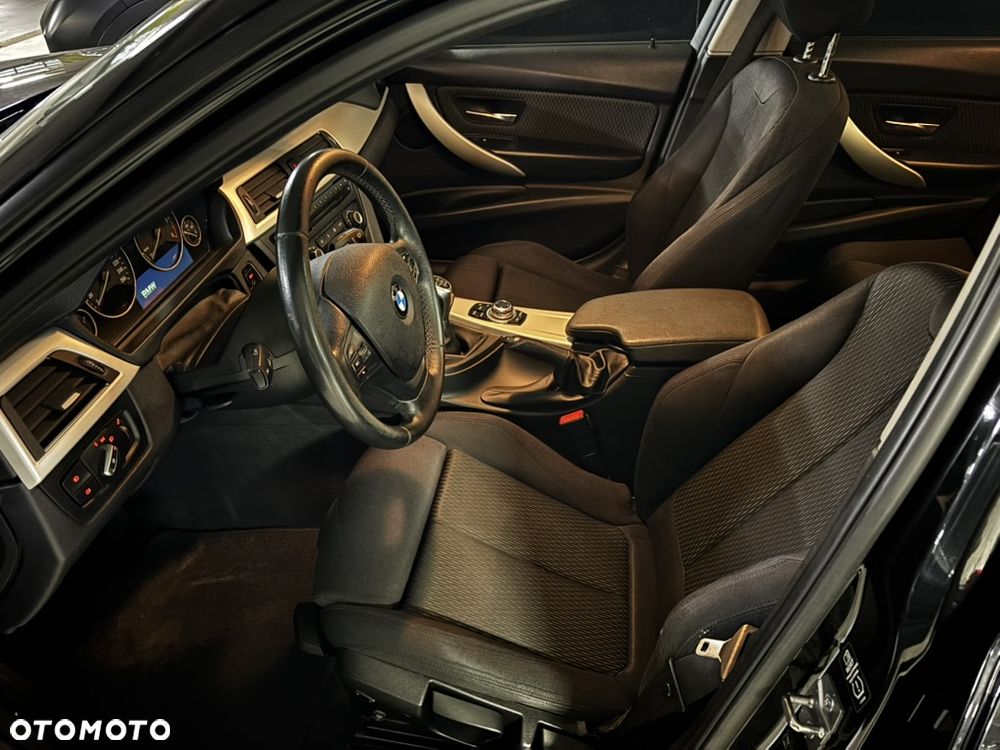 BMW Seria 3 318d - 5