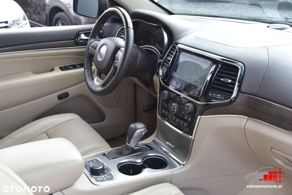 Jeep Grand Cherokee - 25