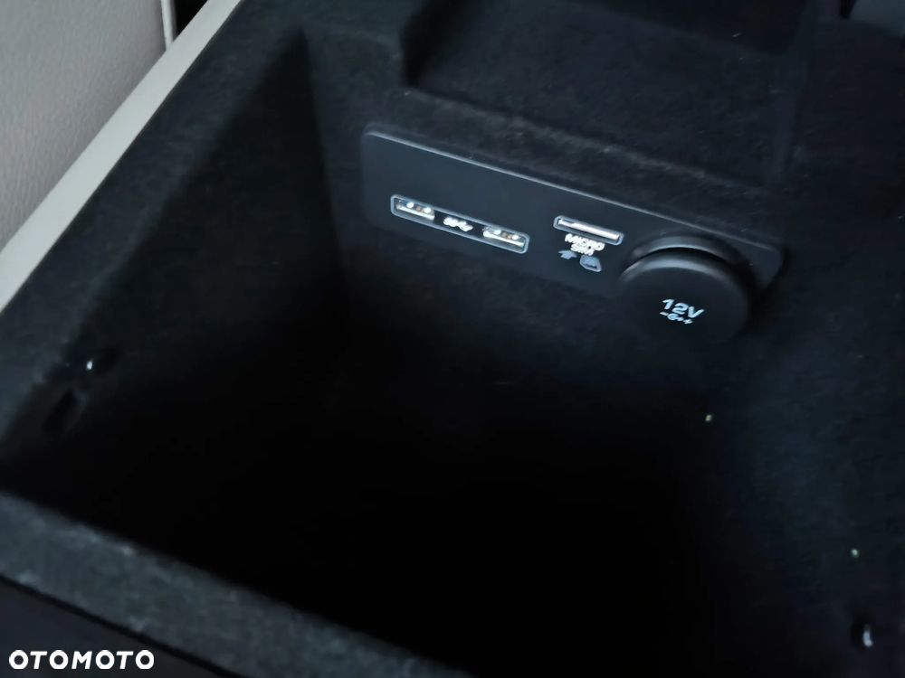 Jaguar XE 2.0 T Prestige - 19