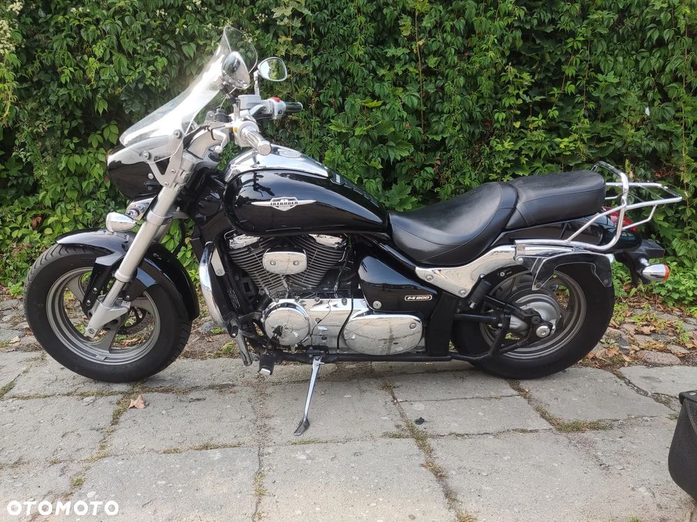 Suzuki Intruder - 12