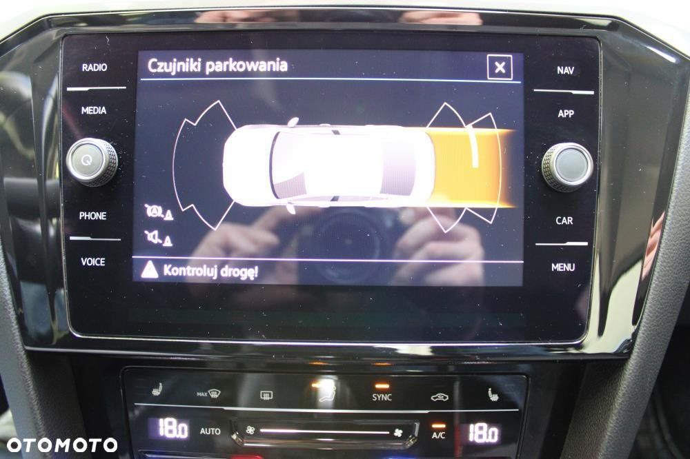 Volkswagen Passat - 18