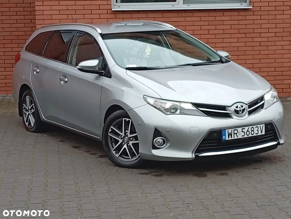 Toyota Auris - 1