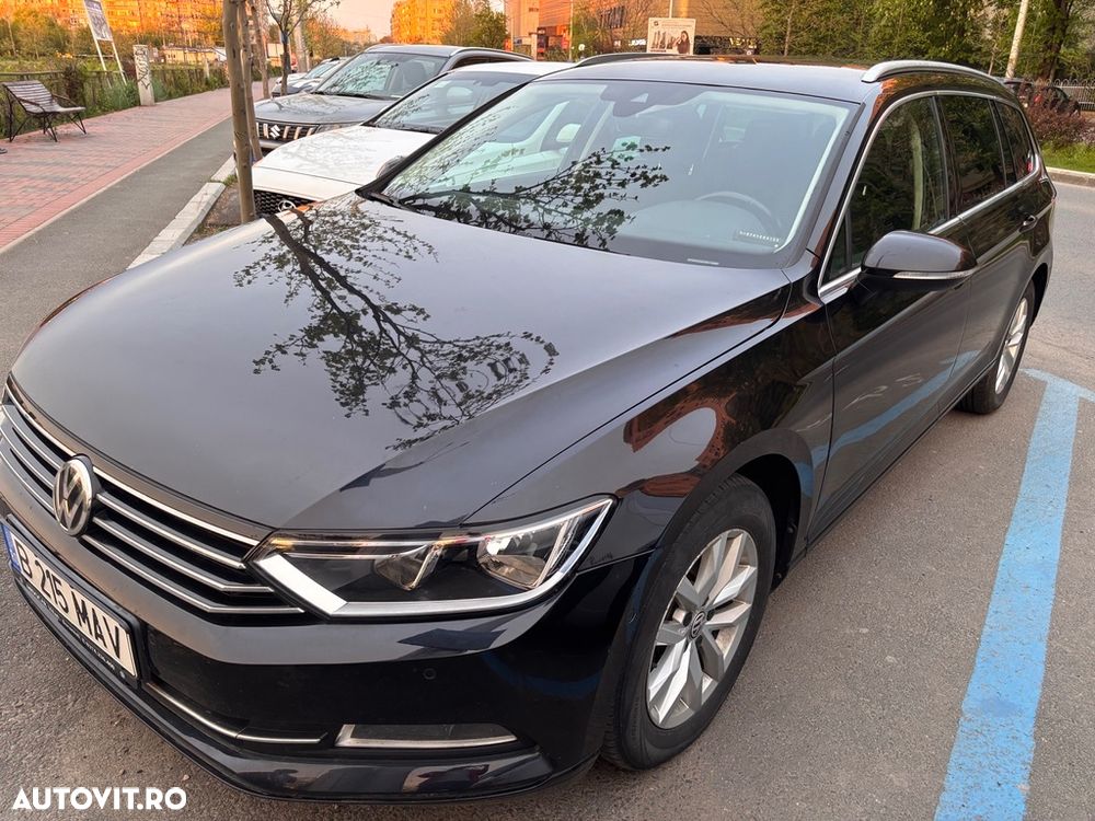 Volkswagen Passat - 1