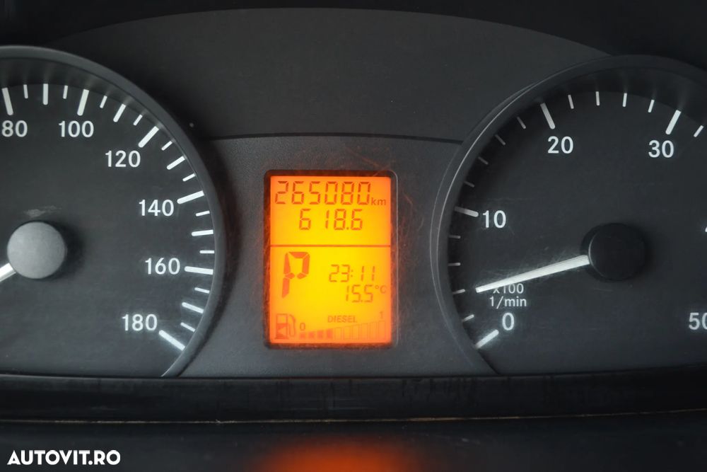 Mercedes-Benz SPRINTER VAN L3H3 209 CDI AUT - 11