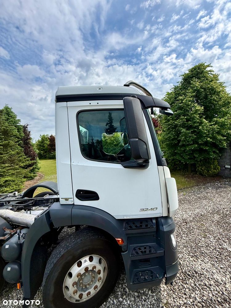 Mercedes-Benz Arocs 3240 - 27