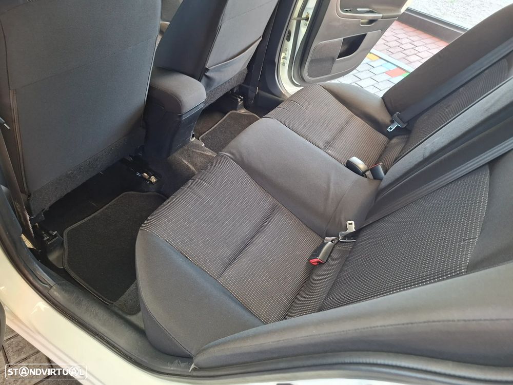 Mitsubishi Lancer 1.8 DI-D Intense - 9