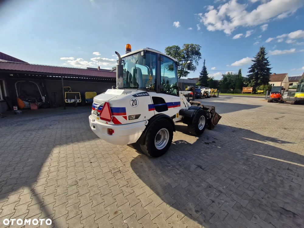 Volvo L25 - 2