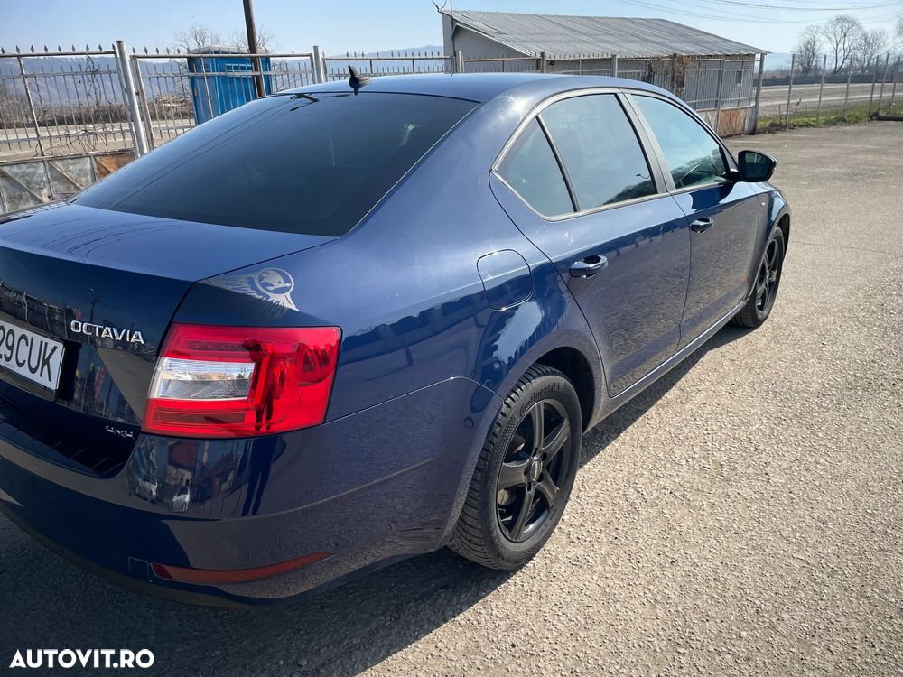 Skoda Octavia 2.0 TDI 4X4 Clever - 10
