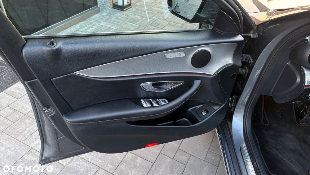 Mercedes-Benz Klasa E 220 d 9G-TRONIC - 11