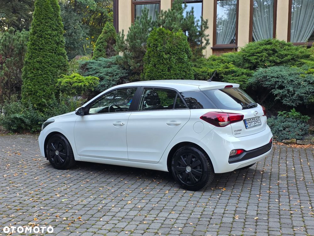 Hyundai i20 blue 1.2 Classic - 31