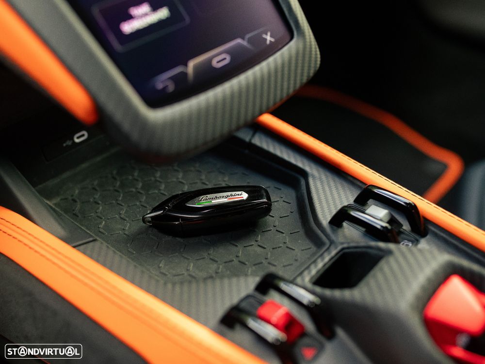 Lamborghini Revuelto Standard - 35