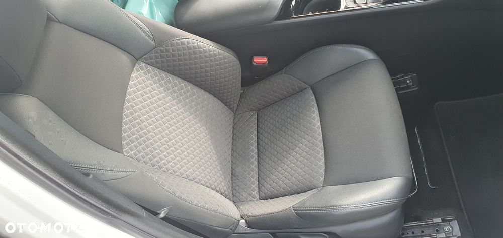 Toyota C-HR 2.0 Hybrid Style - 26