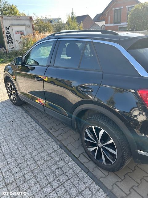 Volkswagen T-Roc 2020 photo 2