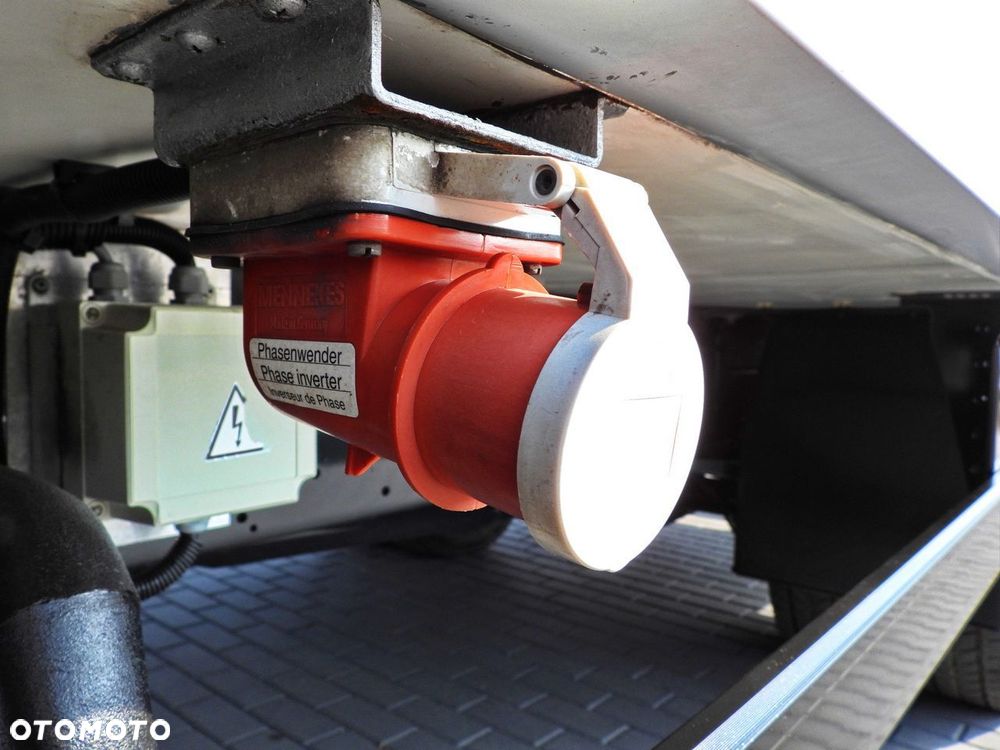 Iveco DAILY CHŁODNIA KONTENER -10*C WINDA 9 PALET ZASILANIE 230V TEMPOMAT PNEUMATYKA AUTOMAT HI-MATIC BLIŹNIACZE KOŁA KLIMATYZACJA  170KM - 26