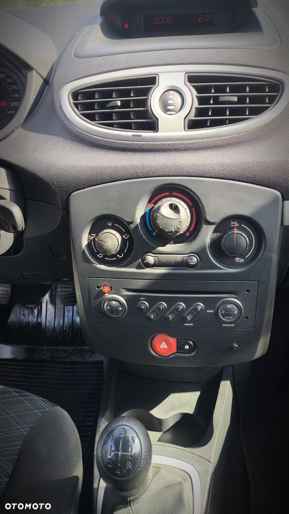 Renault Clio - 18