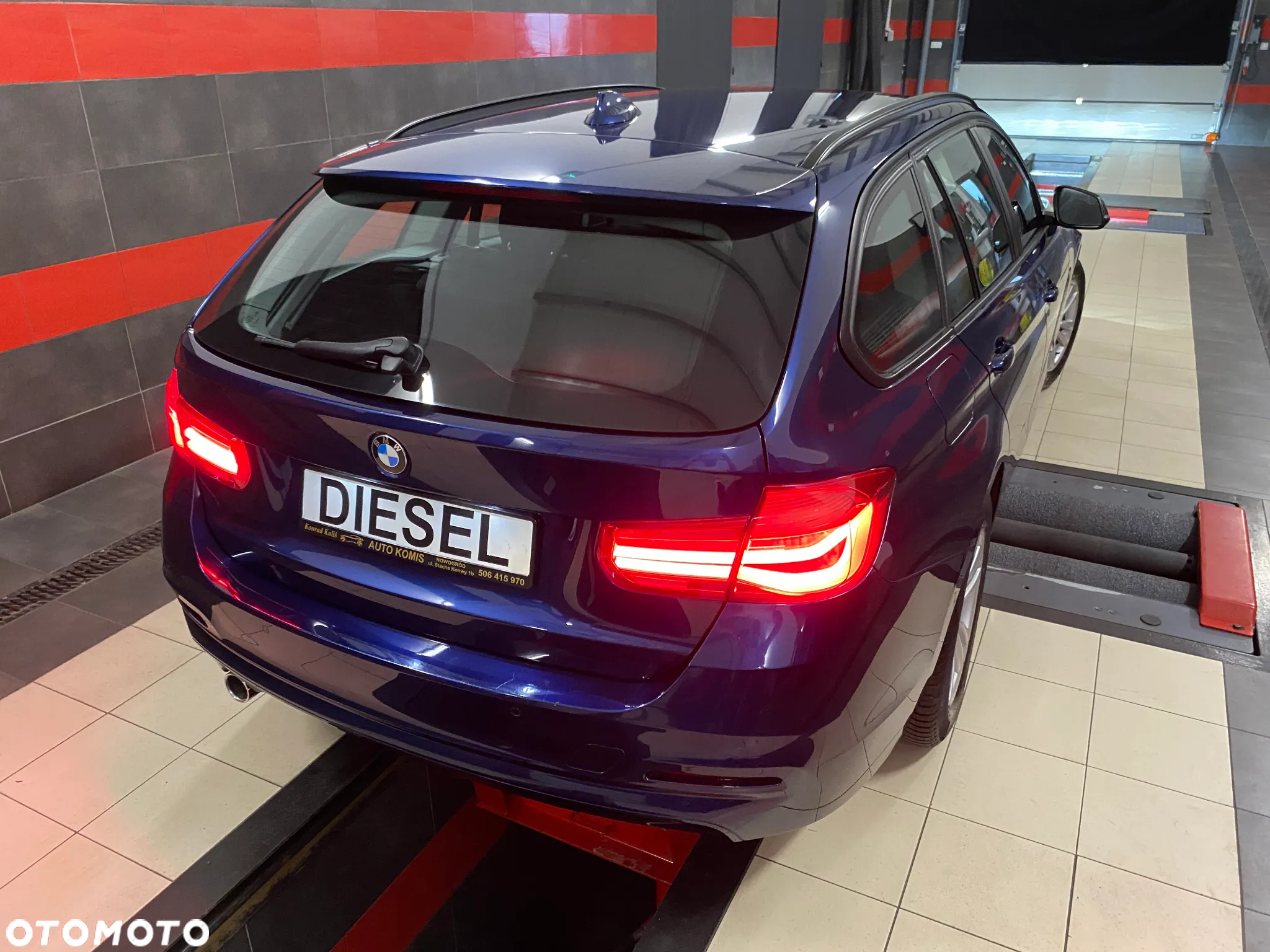 BMW Seria 3 318d Touring - 8