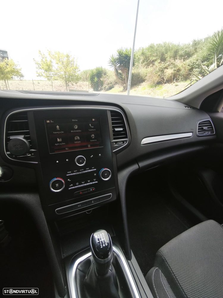 Renault Mégane Sport Tourer - 9