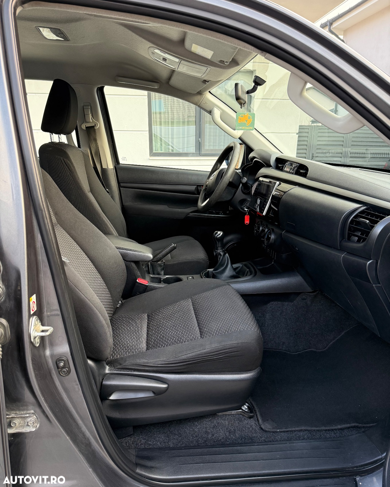 Toyota Hilux 2.4D 150CP 4x4 Double Cab 6MT Comfort - 19