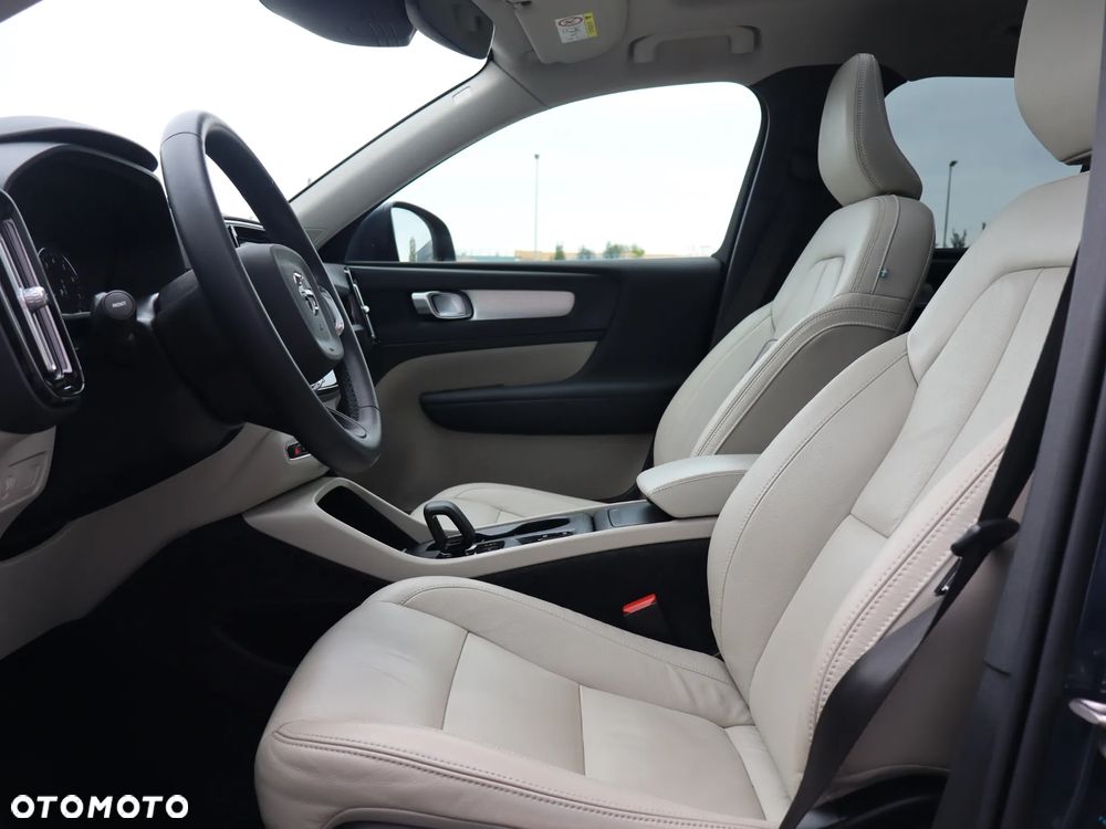 Volvo XC 40 T3 Momentum Pro - 14