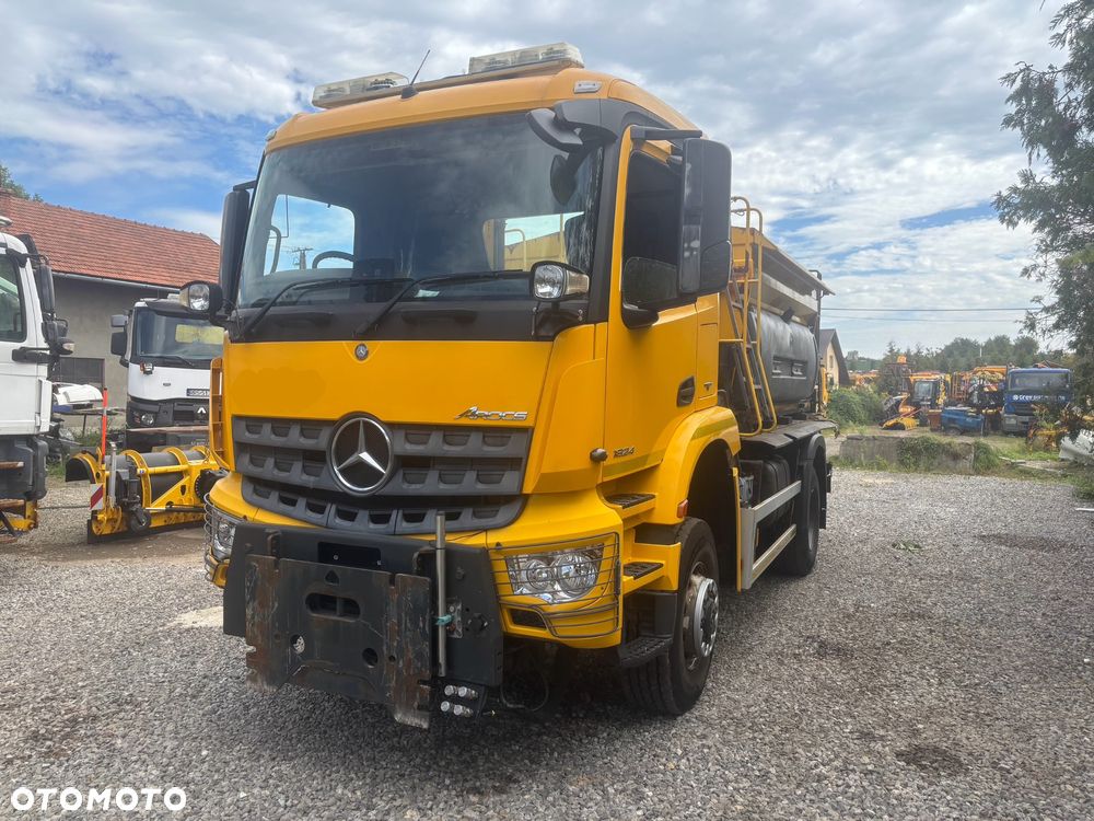 Mercedes-Benz AROCS 1824 4X4 Piaskarka solarka pług - 3