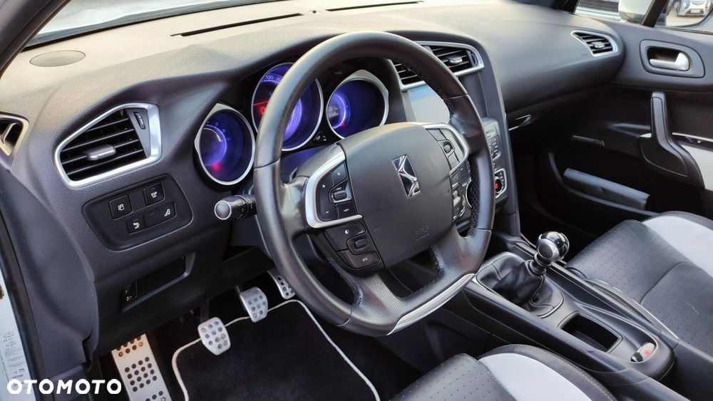 Citroën DS4 THP 200 SportChic - 29