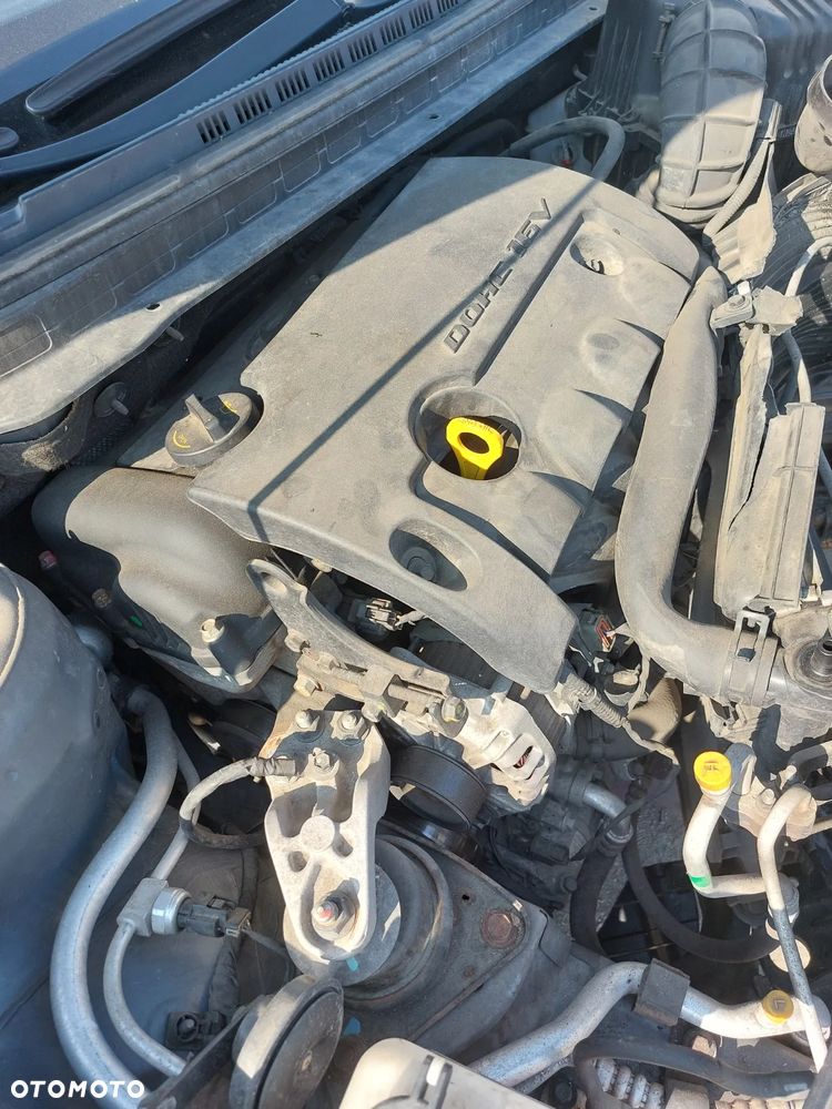 Hyundai I30 z 2012 r. na części 1,4 benzyna zderzak klapa szyby drzwi fotele belka  lampy tył - 17