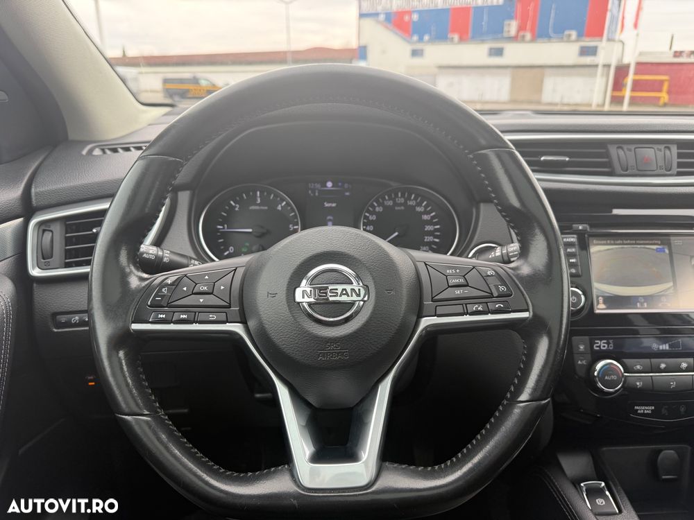 Nissan Qashqai 1.6 DCI Xtronic TEKNA+ - 26