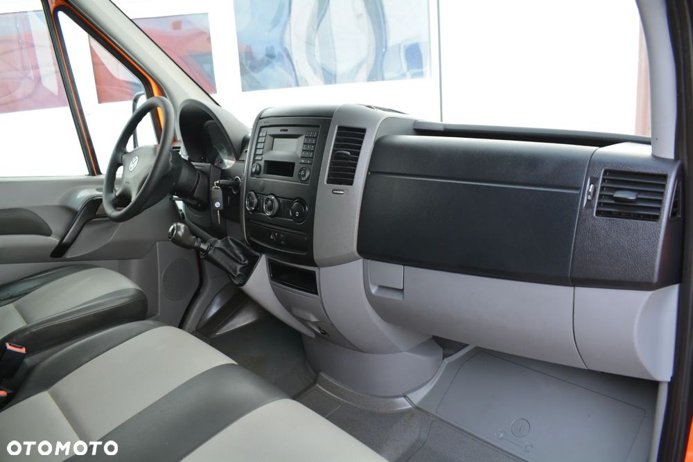 Volkswagen CRAFTER 35 2.0TDI - 28